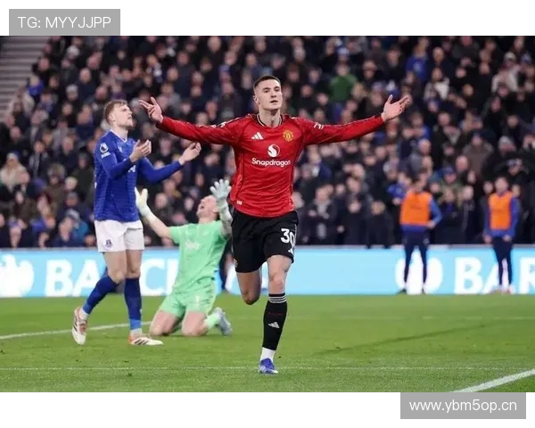 [天下足球]B费任意球直接破门 曼联战平埃弗顿.